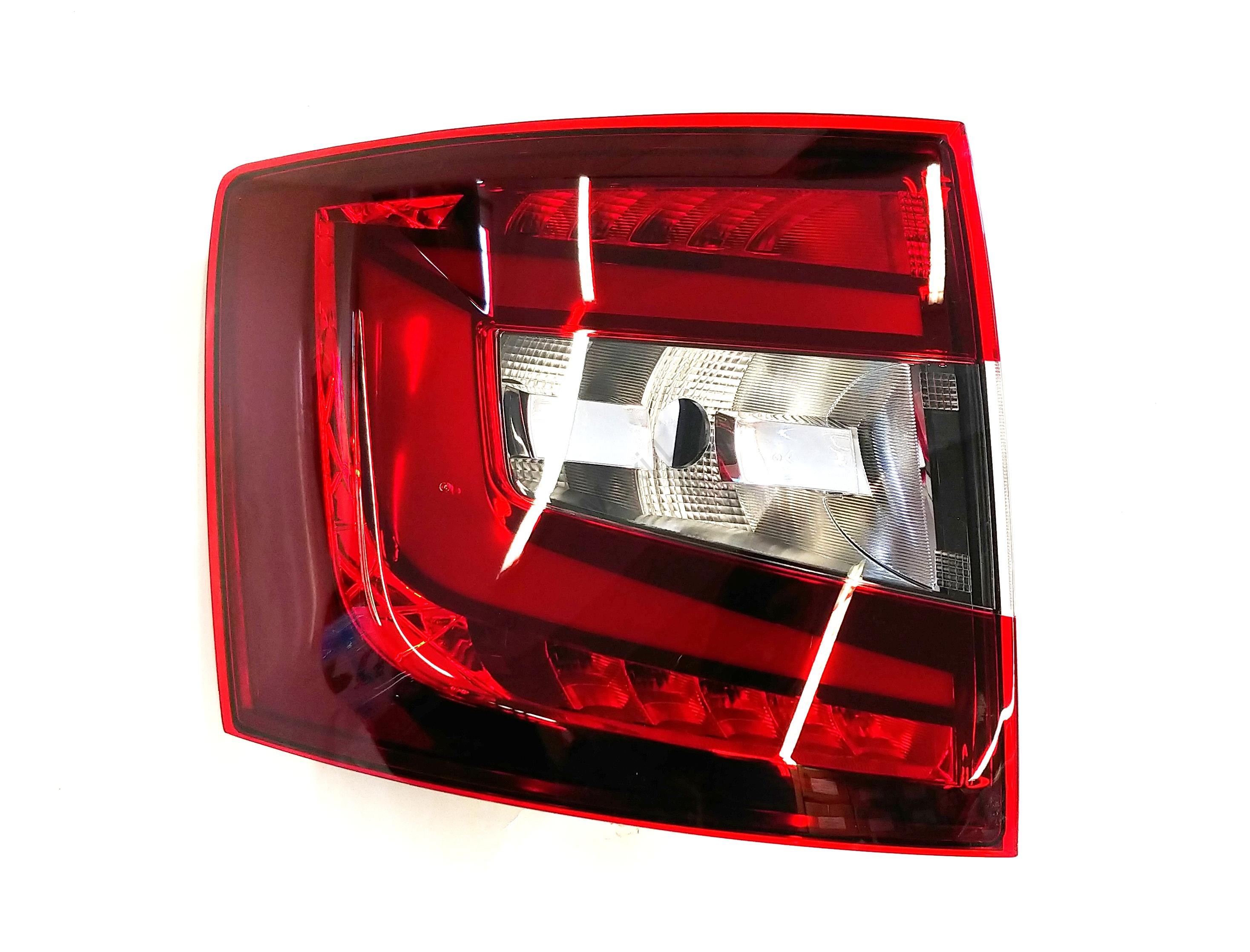 Zadní skupinová svítilna levá Škoda Octavia III combi LED facelift 5E9945711