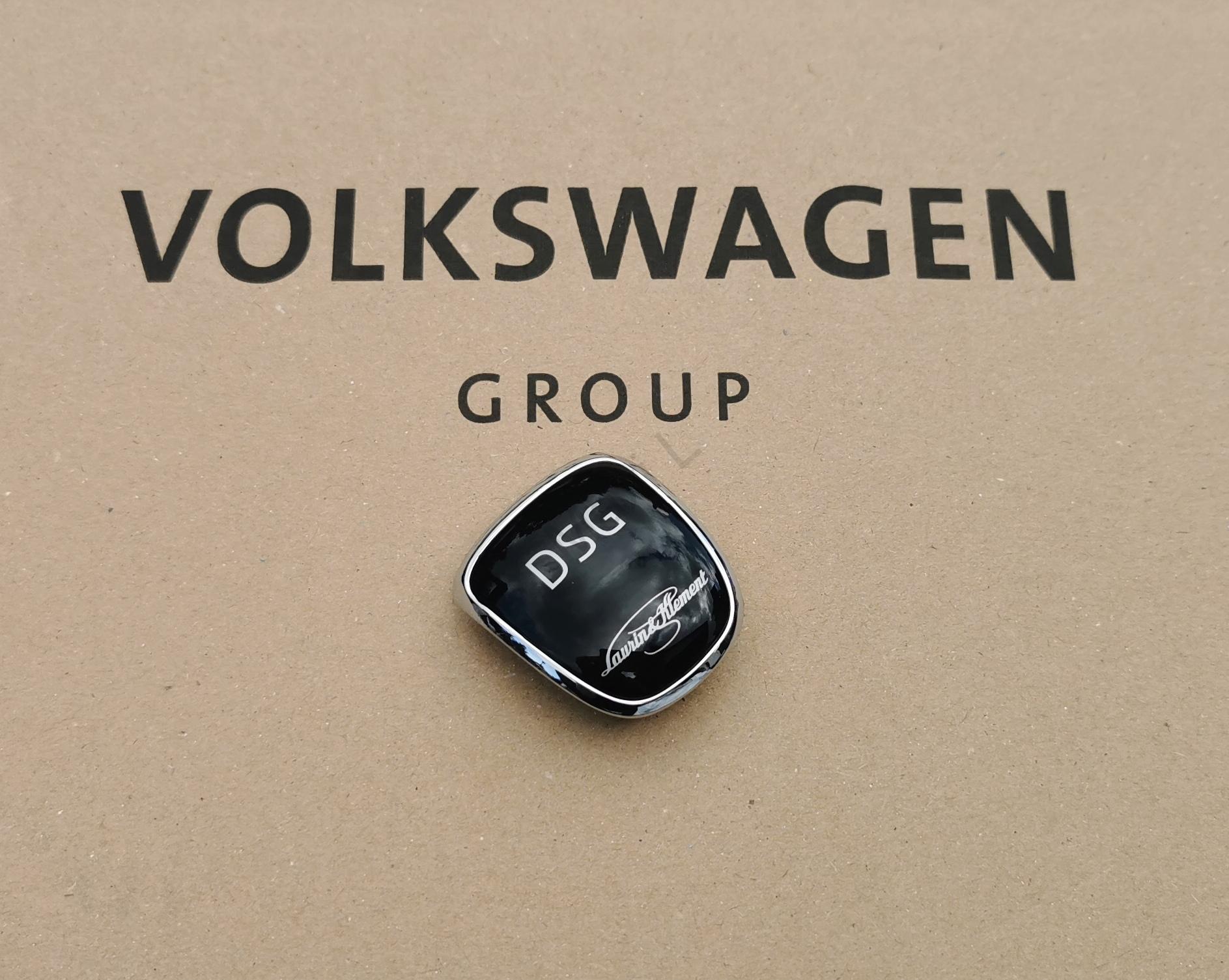 Chromová plaketka řadící páky DSG s nápisem Laurin&Klement Originál 5E0713146D