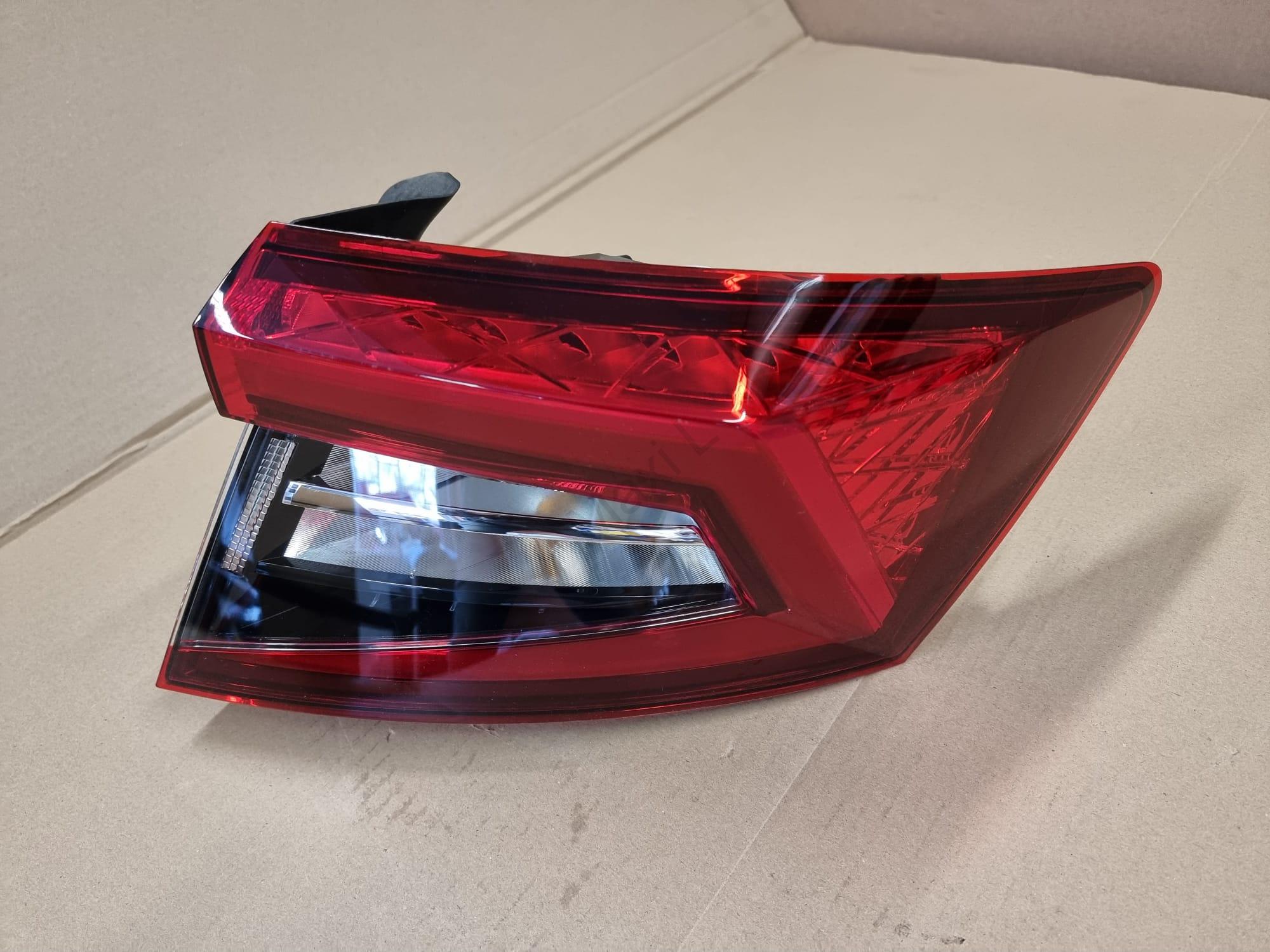Zadní skupinová svítilna pravá LED  - Škoda Karoq 57A945712 , 57A 945 712