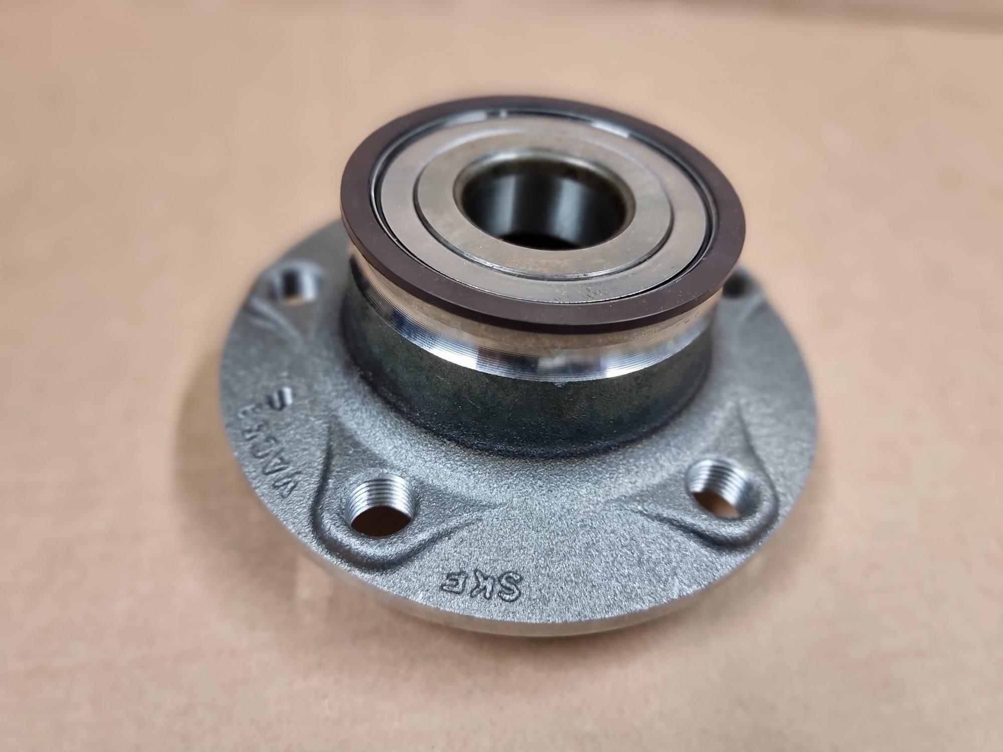 Náboj kola s ložiskem Originál 30mm 5WA501611 , 5WA 501 611 