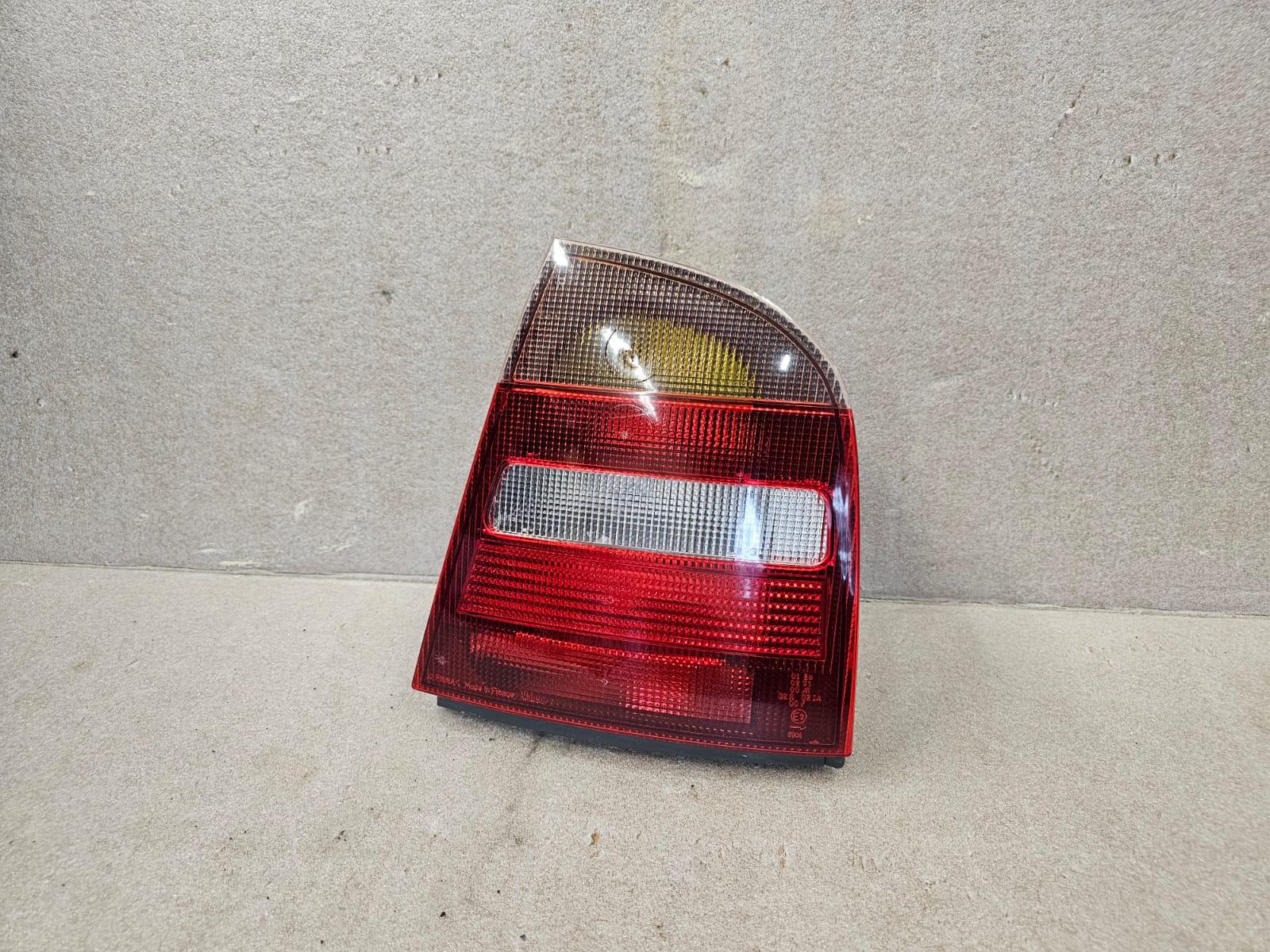 Zadní skupinová svítilna Originál Škoda Octavia liftback 1U6945096 , 1U6 945 096