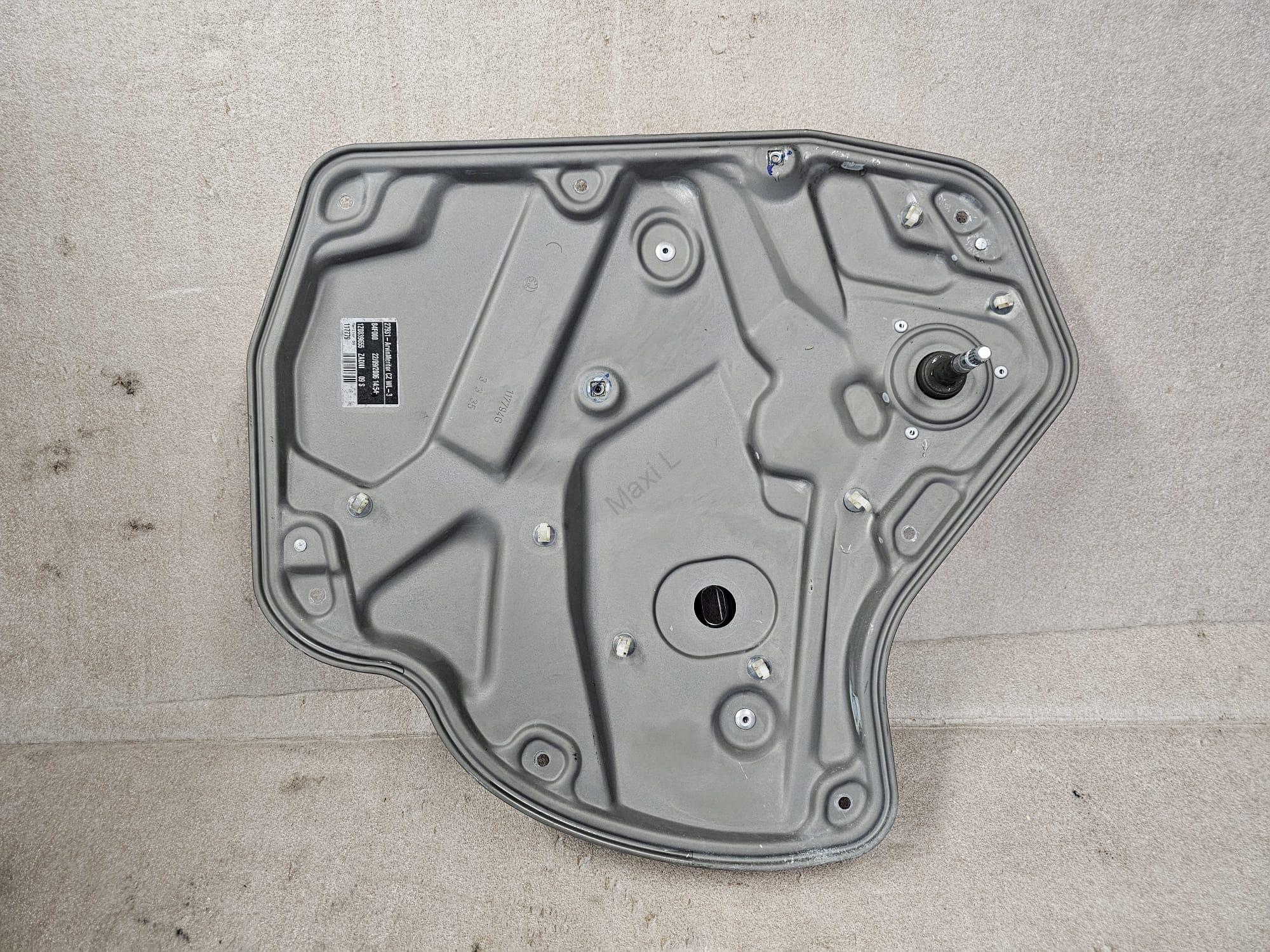 Spouštěč skla zadní levý mechanický Škoda Octavia II 1Z0839655 , 1Z0 839 655