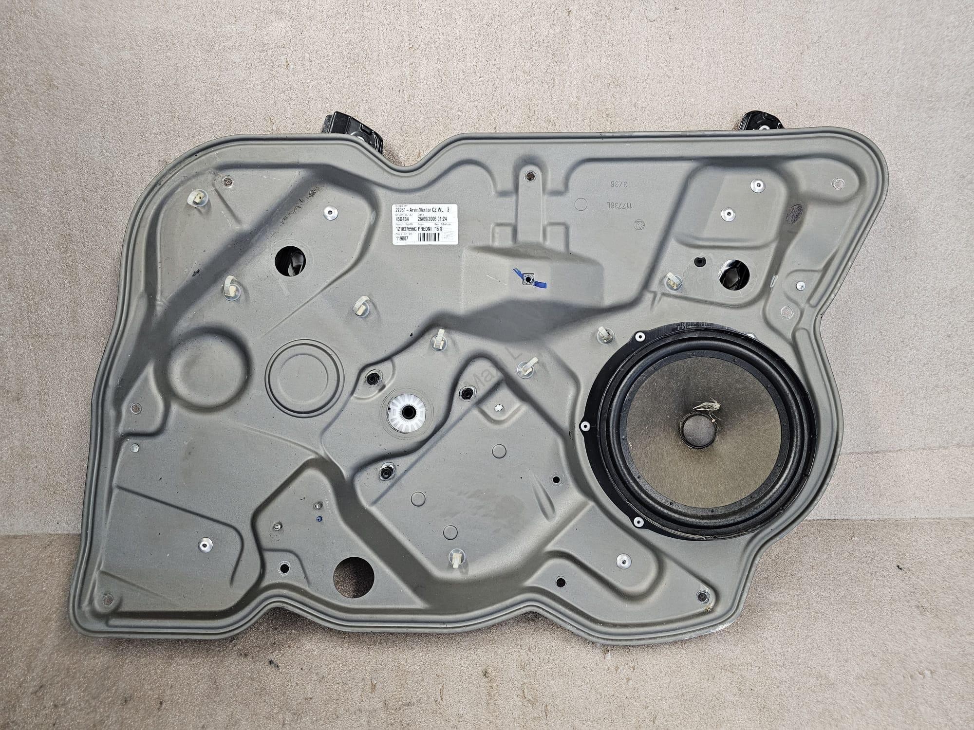 Spouštěč skla přední pravý Škoda Octavia II elektrické 1Z1837462 , 1Z1 837 462